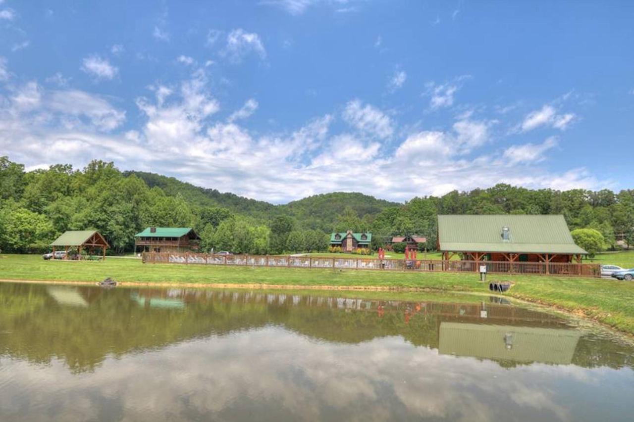 Misty Mountain Retreat Vila Sevierville Exterior foto